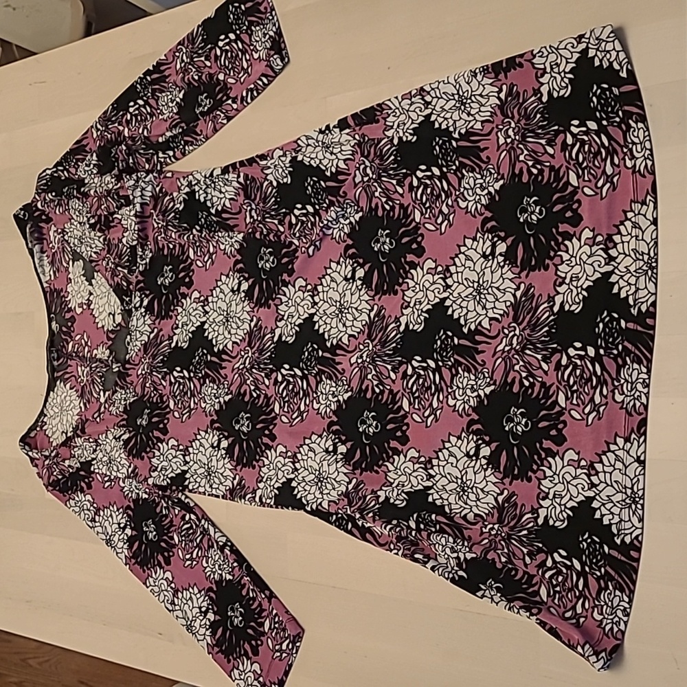 NWOT Affinity for Knits Floral Frint Three-quarter Sleeve Body Hugging Dress